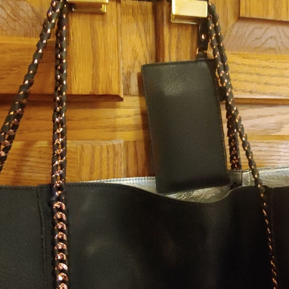 Handbag - Picture 5 of 6